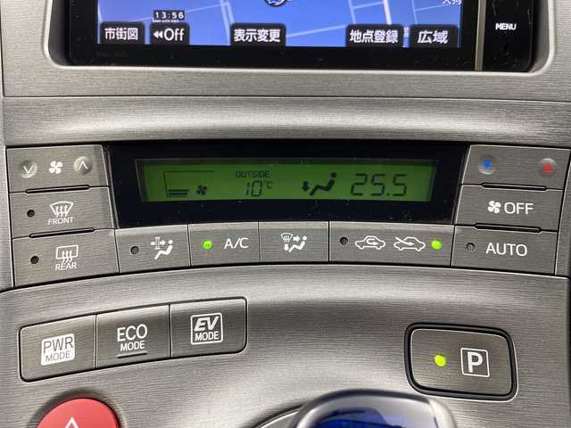 トヨタ プリウス S 岐阜県 2015(平27)年 3万km ブラック 純正HDDナビ/　(AM/FM/CD/DVD/Bluetooth/フルセグTV)/バックカメラ/ビルトインETC/ステアリングスイッチ/純正アルミホイール/純正フロアマット/純正ドアバイザー/HIDヘッドライト/スペアキー