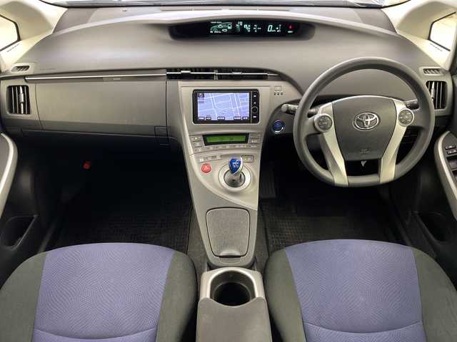 トヨタ プリウス S 岐阜県 2015(平27)年 3万km ブラック 純正HDDナビ/　(AM/FM/CD/DVD/Bluetooth/フルセグTV)/バックカメラ/ビルトインETC/ステアリングスイッチ/純正アルミホイール/純正フロアマット/純正ドアバイザー/HIDヘッドライト/スペアキー