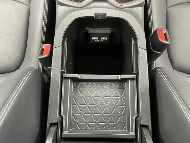 トヨタ ＲＡＶ４ ハイブリットG 大分県 2021(令3)年 4.1万km ホワイトパールクリスタルシャイン 4WD/純正ナビ/(BT/フルセグTV)/全方位カメラ/バックカメラ/黒革シート/パワーシート /メモリーシート/シートヒーター/電動リアゲート/スマートキー/プッシュスタート/ETC/電格ミラー/ウィンカーミラー/オートライト/フォグランプ/LEDヘッドライト/デジタルインナーミラー/レーダークルーズコントロール/ステアリングヒーター/ステアリングスイッチ/革巻きステアリング/オートブレーキホールド/純正18インチアルミホイール/フロアマット/ドアバイザー