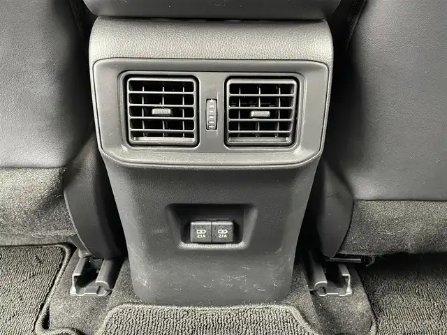 トヨタ ＲＡＶ４ ハイブリットG 大分県 2021(令3)年 4.1万km ホワイトパールクリスタルシャイン 4WD/純正ナビ/(BT/フルセグTV)/全方位カメラ/バックカメラ/黒革シート/パワーシート /メモリーシート/シートヒーター/電動リアゲート/スマートキー/プッシュスタート/ETC/電格ミラー/ウィンカーミラー/オートライト/フォグランプ/LEDヘッドライト/デジタルインナーミラー/レーダークルーズコントロール/ステアリングヒーター/ステアリングスイッチ/革巻きステアリング/オートブレーキホールド/純正18インチアルミホイール/フロアマット/ドアバイザー