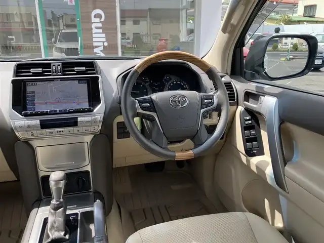トヨタ ランドクルーザー プラド TX Lパッケージ マットブラED 三重県 2024(令6)年 1.5万km ホワイトパールクリスタルシャイン ♪ワンオーナー/♪走行14895km/♪車検 令和9年1月4日迄/♪4WD/ディーゼル/ターボ/♪サンルーフ/ベージュ革シート/前席パワーシート/前席シートヒーター/エアシート/電動格納サードシート/ダウンヒルアシストコントロール/プリクラッシュセーフティ/レーンディパーチャーアラート/ロードサインアシスト/先行車発進告知/レーダークルーズコントロール/パーキングサポートブレーキ/クリアランスソナー/オートマチックハイビーム/スマートキー×2/プッシュスタート/アルパイン9インチナビ/・HDMI・USB/・フルセグ・SD録音/・DVD再生/・Bluetoothオーディオ/・バックカメラ/ドライブレコーダー/2nd START/純正18インチAW/LEDヘッドライト/LEDフォグライト/オートライト/オートワイパー/ウィンカーミラー/オートリトラクタブルミラー/ルーフレール/サイドステップ/ウッドパネル/ウッドコンビステアリング/ステアリングスイッチ/スモークフィルム/ラバーマット/ドアバイザー/ETC/サイド/カーテン/ニーエアバック