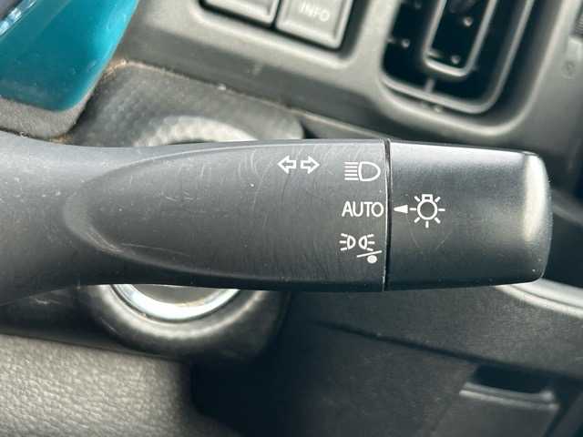 スズキ ハスラー HYBRID G 千葉県 2021(令3)年 6.9万km デニムブルー ガンメタリック 2トーン 社外メモリナビ/Bluetooth/DVD/CD/バックカメラ/クルーズコントロール/ETC/オートライト/プッシュスタート/ステアリングスイッチ/レーンキープアシスト/デュアルカメラブレーキサポート/後方誤発進抑制機能/標識認識機能/車線逸脱警報/オートハイビーム/リヤパーキングセンサー/盗難防止装置/社外フロアマット/保証書・取扱説明書