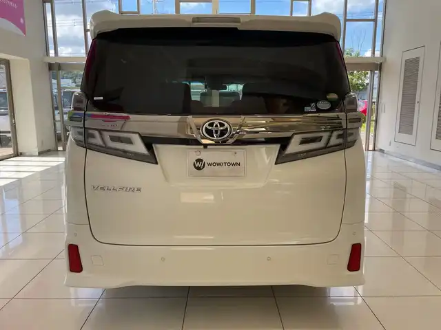 トヨタ ヴェルファイア Z Gエディション 埼玉県 2018(平30)年 6万km ホワイトパールクリスタルシャイン トヨタセーフティーセンス /純正フリップダウンモニター /純正9インチメモリナビ /　　CD/DVD/BT/フルセグ/バックカメラ /両側パワースライドドア /パワーバックドア /レーダークルーズコントロール /LED /革シート/シートヒーター/クーラー/メモリーシート/ステアリングヒーター/スイッチ/電子パーキング /純正ETC2.0