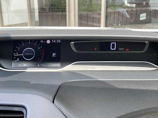日産 セレナ ハイウェイスター V 静岡県 2022(令4)年 3.5万km ブリリアントホワイトパール 純正ナビ/・CD/DVD/Blu-ray/・フルセグTV/・USB/・FM/AM/・Bluetooth/・SD/・MUSIC STOCKER/・HDMI/主要装備/・フリップダウンモニター/・ドライブレコーダー/・ＥＴＣ/・ＬＥＤヘッドライト/・コーナーセンサー/・アイドリングストップ/・プロパイロット/・電動パーキング/・両側パワースライドドア/・後席オートエアコン