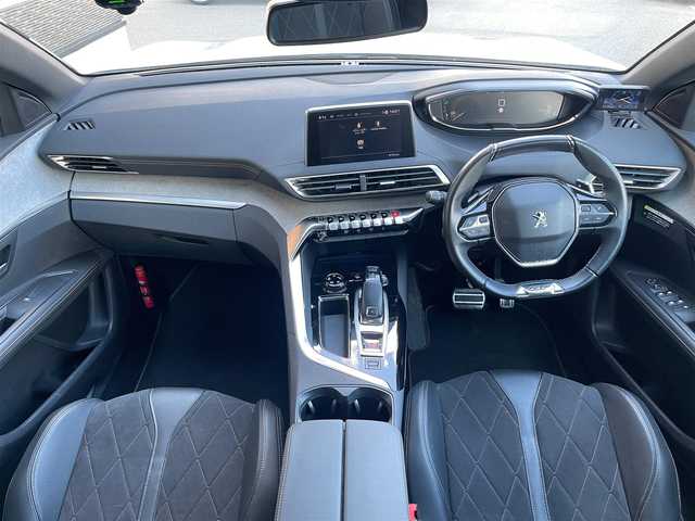 プジョー ３００８ GT ブルー HDi 山梨県 2019(令1)年 5万km 白 ・プッシュスタート/・アイドリングストップ/・ETC/・MTモード付AT/・バックカメラ/・パーキングセンサー/・ブラインドスポットモニター/・レーンキープアシスト/・冬タイヤ積込/・疲労検知システム/・アクティブセーフティーブレーキ/・電動格納ミラー/・前後コーナーセンサー/・電動リアゲート/・前方ドライブレコーダー/・横滑り防止装置