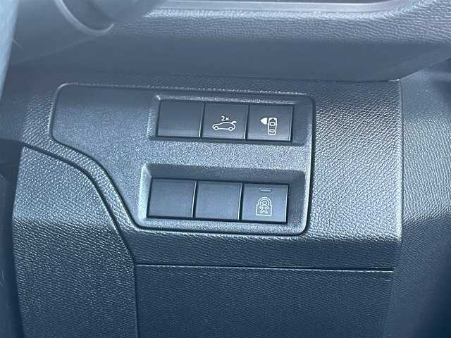 プジョー ３００８ GT ブルー HDi 山梨県 2019(令1)年 5万km 白 ・プッシュスタート/・アイドリングストップ/・ETC/・MTモード付AT/・バックカメラ/・パーキングセンサー/・ブラインドスポットモニター/・レーンキープアシスト/・冬タイヤ積込/・疲労検知システム/・アクティブセーフティーブレーキ/・電動格納ミラー/・前後コーナーセンサー/・電動リアゲート/・前方ドライブレコーダー/・横滑り防止装置