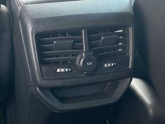 プジョー ３００８ GT ブルー HDi 山梨県 2019(令1)年 5万km 白 ・プッシュスタート/・アイドリングストップ/・ETC/・MTモード付AT/・バックカメラ/・パーキングセンサー/・ブラインドスポットモニター/・レーンキープアシスト/・冬タイヤ積込/・疲労検知システム/・アクティブセーフティーブレーキ/・電動格納ミラー/・前後コーナーセンサー/・電動リアゲート/・前方ドライブレコーダー/・横滑り防止装置