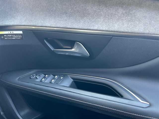 プジョー ３００８ GT ブルー HDi 山梨県 2019(令1)年 5万km 白 ・プッシュスタート/・アイドリングストップ/・ETC/・MTモード付AT/・バックカメラ/・パーキングセンサー/・ブラインドスポットモニター/・レーンキープアシスト/・冬タイヤ積込/・疲労検知システム/・アクティブセーフティーブレーキ/・電動格納ミラー/・前後コーナーセンサー/・電動リアゲート/・前方ドライブレコーダー/・横滑り防止装置