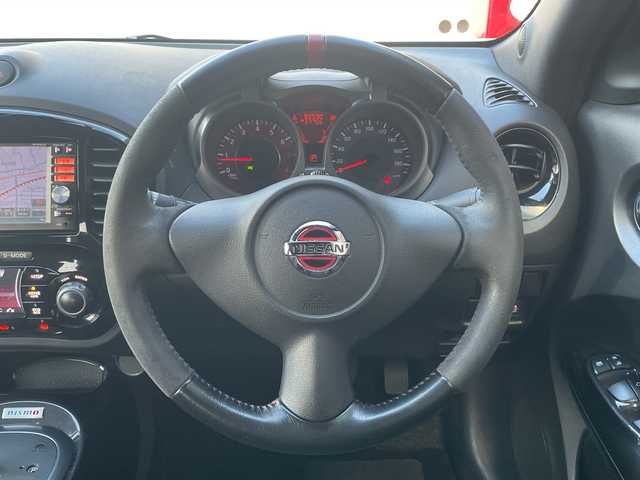 日産 ジューク ニスモ 広島県 2014(平26)年 8.3万km ブリリアントホワイトパール 純正SDナビ/CD/DVD/SD/BT/フルセグTV/バックカメラ/パートタイム４WD/横滑り防止装置/キセノンヘッドライト/オートライト/ETC/スマートキー/プッシュスタート/純正フロアマット/純正アルミホイール