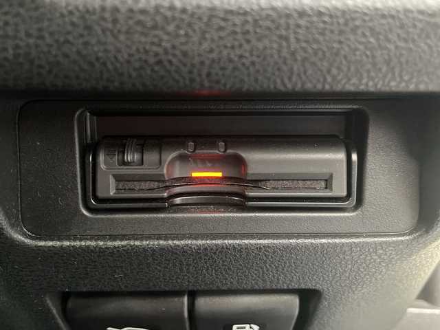 日産 ジューク ニスモ 広島県 2014(平26)年 8.3万km ブリリアントホワイトパール 純正SDナビ/CD/DVD/SD/BT/フルセグTV/バックカメラ/パートタイム４WD/横滑り防止装置/キセノンヘッドライト/オートライト/ETC/スマートキー/プッシュスタート/純正フロアマット/純正アルミホイール