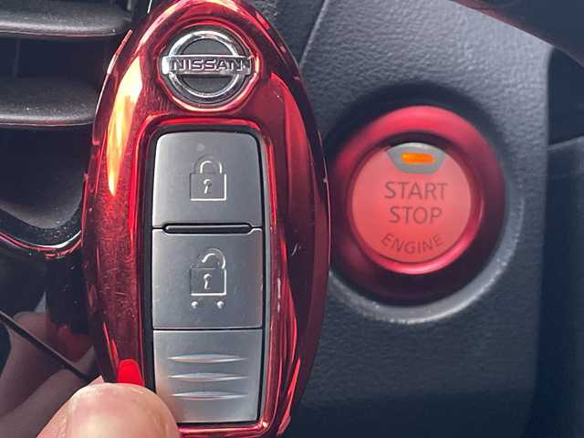 日産 ジューク ニスモ 広島県 2014(平26)年 8.3万km ブリリアントホワイトパール 純正SDナビ/CD/DVD/SD/BT/フルセグTV/バックカメラ/パートタイム４WD/横滑り防止装置/キセノンヘッドライト/オートライト/ETC/スマートキー/プッシュスタート/純正フロアマット/純正アルミホイール