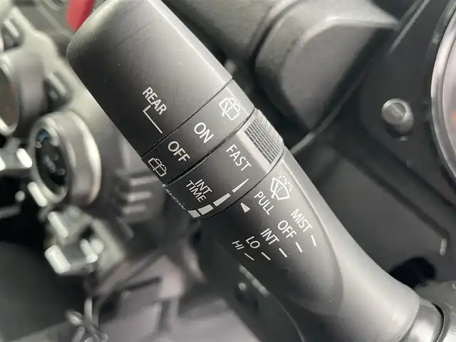 スズキ ジムニー XC 島根県 2020(令2)年 3.6万km ジャングルグリーン 純正８インチナビ　/フルセグＴＶ　/ＤＶＤ再生　/Ｂｌｕｅｔｏｏｔｈオーディオ/前方ドライブレコーダー　/ＥＴＣ　/社外レーダー（セルスター）/社外マフラー（ロッソモデロ）/社外牽引フック（モンスタースポーツ）/社外デイライト/社外16インチアルミホイール/リアスモークフィルム　/ダウンヒルアシストコントロール/前席シートヒーター/ミラーヒーター/ヘッドライトウォッシャー/純正LEDヘッドライト/背面タイヤ（ハードカバー付）/スマートキー　/プッシュスタート/保証書・取説・スペアキー1本