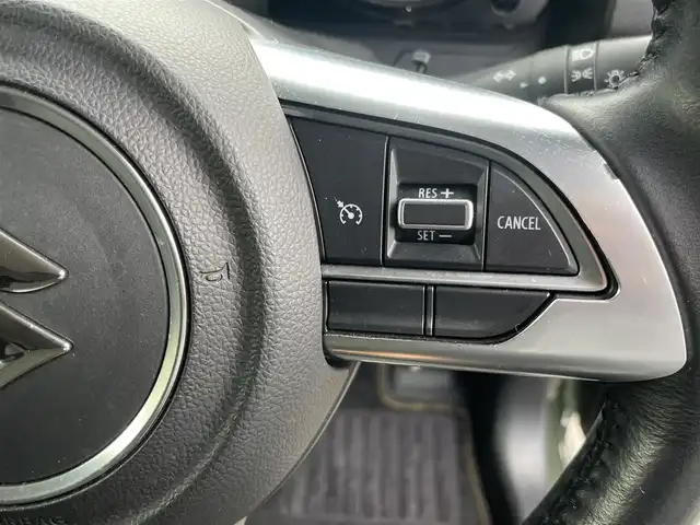 スズキ ジムニー XC 島根県 2020(令2)年 3.6万km ジャングルグリーン 純正８インチナビ　/フルセグＴＶ　/ＤＶＤ再生　/Ｂｌｕｅｔｏｏｔｈオーディオ/前方ドライブレコーダー　/ＥＴＣ　/社外レーダー（セルスター）/社外マフラー（ロッソモデロ）/社外牽引フック（モンスタースポーツ）/社外デイライト/社外16インチアルミホイール/リアスモークフィルム　/ダウンヒルアシストコントロール/前席シートヒーター/ミラーヒーター/ヘッドライトウォッシャー/純正LEDヘッドライト/背面タイヤ（ハードカバー付）/スマートキー　/プッシュスタート/保証書・取説・スペアキー1本