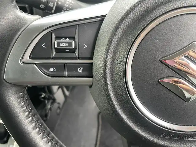 スズキ ジムニー XC 島根県 2020(令2)年 3.6万km ジャングルグリーン 純正８インチナビ　/フルセグＴＶ　/ＤＶＤ再生　/Ｂｌｕｅｔｏｏｔｈオーディオ/前方ドライブレコーダー　/ＥＴＣ　/社外レーダー（セルスター）/社外マフラー（ロッソモデロ）/社外牽引フック（モンスタースポーツ）/社外デイライト/社外16インチアルミホイール/リアスモークフィルム　/ダウンヒルアシストコントロール/前席シートヒーター/ミラーヒーター/ヘッドライトウォッシャー/純正LEDヘッドライト/背面タイヤ（ハードカバー付）/スマートキー　/プッシュスタート/保証書・取説・スペアキー1本