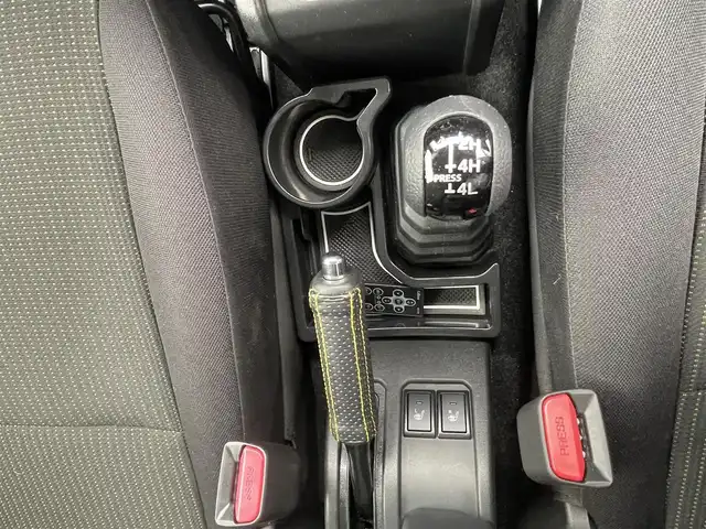 スズキ ジムニー XC 島根県 2020(令2)年 3.6万km ジャングルグリーン 純正８インチナビ　/フルセグＴＶ　/ＤＶＤ再生　/Ｂｌｕｅｔｏｏｔｈオーディオ/前方ドライブレコーダー　/ＥＴＣ　/社外レーダー（セルスター）/社外マフラー（ロッソモデロ）/社外牽引フック（モンスタースポーツ）/社外デイライト/社外16インチアルミホイール/リアスモークフィルム　/ダウンヒルアシストコントロール/前席シートヒーター/ミラーヒーター/ヘッドライトウォッシャー/純正LEDヘッドライト/背面タイヤ（ハードカバー付）/スマートキー　/プッシュスタート/保証書・取説・スペアキー1本