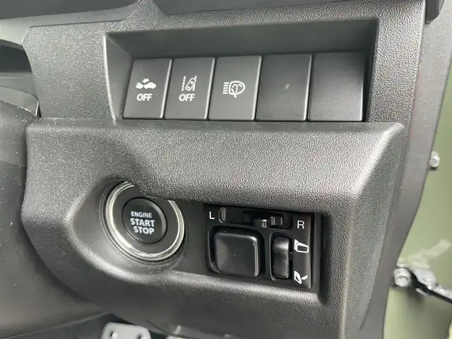 スズキ ジムニー XC 島根県 2020(令2)年 3.6万km ジャングルグリーン 純正８インチナビ　/フルセグＴＶ　/ＤＶＤ再生　/Ｂｌｕｅｔｏｏｔｈオーディオ/前方ドライブレコーダー　/ＥＴＣ　/社外レーダー（セルスター）/社外マフラー（ロッソモデロ）/社外牽引フック（モンスタースポーツ）/社外デイライト/社外16インチアルミホイール/リアスモークフィルム　/ダウンヒルアシストコントロール/前席シートヒーター/ミラーヒーター/ヘッドライトウォッシャー/純正LEDヘッドライト/背面タイヤ（ハードカバー付）/スマートキー　/プッシュスタート/保証書・取説・スペアキー1本