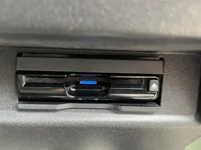 スズキ ジムニー XC 島根県 2020(令2)年 3.6万km ジャングルグリーン 純正８インチナビ　/フルセグＴＶ　/ＤＶＤ再生　/Ｂｌｕｅｔｏｏｔｈオーディオ/前方ドライブレコーダー　/ＥＴＣ　/社外レーダー（セルスター）/社外マフラー（ロッソモデロ）/社外牽引フック（モンスタースポーツ）/社外デイライト/社外16インチアルミホイール/リアスモークフィルム　/ダウンヒルアシストコントロール/前席シートヒーター/ミラーヒーター/ヘッドライトウォッシャー/純正LEDヘッドライト/背面タイヤ（ハードカバー付）/スマートキー　/プッシュスタート/保証書・取説・スペアキー1本