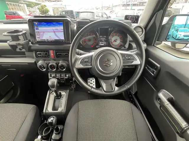 スズキ ジムニー XC 島根県 2020(令2)年 3.6万km ジャングルグリーン 純正８インチナビ　/フルセグＴＶ　/ＤＶＤ再生　/Ｂｌｕｅｔｏｏｔｈオーディオ/前方ドライブレコーダー　/ＥＴＣ　/社外レーダー（セルスター）/社外マフラー（ロッソモデロ）/社外牽引フック（モンスタースポーツ）/社外デイライト/社外16インチアルミホイール/リアスモークフィルム　/ダウンヒルアシストコントロール/前席シートヒーター/ミラーヒーター/ヘッドライトウォッシャー/純正LEDヘッドライト/背面タイヤ（ハードカバー付）/スマートキー　/プッシュスタート/保証書・取説・スペアキー1本