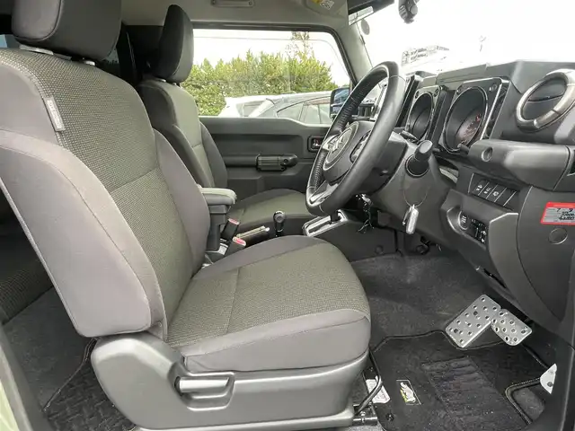 スズキ ジムニー XC 島根県 2020(令2)年 3.6万km ジャングルグリーン 純正８インチナビ　/フルセグＴＶ　/ＤＶＤ再生　/Ｂｌｕｅｔｏｏｔｈオーディオ/前方ドライブレコーダー　/ＥＴＣ　/社外レーダー（セルスター）/社外マフラー（ロッソモデロ）/社外牽引フック（モンスタースポーツ）/社外デイライト/社外16インチアルミホイール/リアスモークフィルム　/ダウンヒルアシストコントロール/前席シートヒーター/ミラーヒーター/ヘッドライトウォッシャー/純正LEDヘッドライト/背面タイヤ（ハードカバー付）/スマートキー　/プッシュスタート/保証書・取説・スペアキー1本