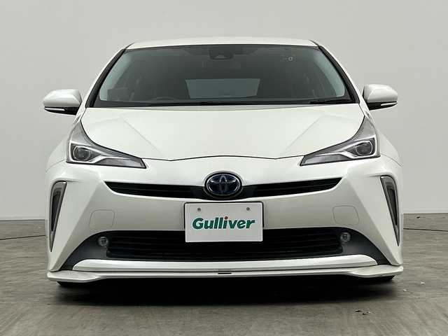 トヨタ プリウス Sツーリングセレクション 三重県 2019(令1)年 3.2万km ホワイトパールクリスタルシャイン /禁煙車//純正ナビ【NSZT-Y68T】/（CD.DVD.SD.BT.フルセグTV）//バックカメラ//ToyotaSaftySense//衝突被害軽減システム//レーンキープアシスト//レーダークルーズコントロール//前席シートヒーター//合皮シート//TRDエアロ//純正ドライブレコーダー//ビルトインETC//ステアリングスイッチ//GPSレーダー//LEDオートライト//オートマチックハイビーム//電格ミラー//ウインカーミラー//純正フロアマット//純正17インチアルミホイール//前後コーナーセンサー