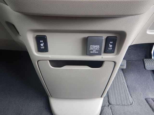 ホンダ Ｎ ＷＧＮ コンフォートパッケージ 静岡県 2015(平27)年 2.8万km プレミアムディープロッソパール 衝突軽減ブレーキ/横滑り防止装置/純正ナビ/・VXM-155VFi/・フルセグ/・DVD再生/・CD再生/・Bluetooth/バックカメラ/KENWOODドライブレコーダー/・DRV-353C/ETC/前席シートヒーター/オートライト/フォグライト/ISOFIX/電動格納ミラー/ドアバイザー/純正フロアマット/プッシュスタート/スマートキー×2/取扱説明書/新車保証書