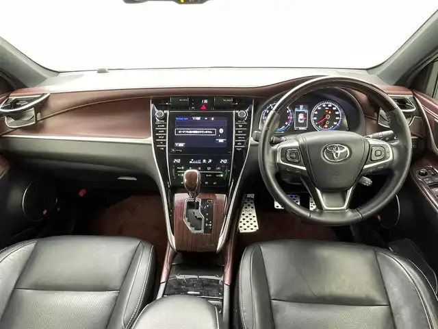 トヨタ ハリアー プレミアム アドバンスドP 熊本県 2017(平29)年 7万km ホワイトパールクリスタルシャイン 純正ナビ（ＣＤ・ＤＶＤ・フルセグ・ＢＴ・ＡＵＸ・ＵＳＢ）/全周囲カメラ　/前後ドライブレコーダー　/ビルトインＥＴＣ　/前後クリアランスソナー　/レーダークルーズコントロール/モデリスタエアロ（F・S）/ＪＢＬサウンド　/パワーバックドア/前席シートヒーター/前席パワーシート/レーンデェパーチャアラート/先行車発進お知らせ/横滑り防止/アイドリングストップ/社外フロアマット/純正１８インチAW/オートライト/オートマチックハイビーム/LEDヘッドライト/フォグライト/スマートキー/プッシュスタート/スペアキー1本