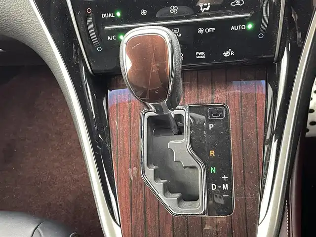 トヨタ ハリアー プレミアム アドバンスドP 熊本県 2017(平29)年 7万km ホワイトパールクリスタルシャイン 純正ナビ（ＣＤ・ＤＶＤ・フルセグ・ＢＴ・ＡＵＸ・ＵＳＢ）/全周囲カメラ　/前後ドライブレコーダー　/ビルトインＥＴＣ　/前後クリアランスソナー　/レーダークルーズコントロール/モデリスタエアロ（F・S）/ＪＢＬサウンド　/パワーバックドア/前席シートヒーター/前席パワーシート/レーンデェパーチャアラート/先行車発進お知らせ/横滑り防止/アイドリングストップ/社外フロアマット/純正１８インチAW/オートライト/オートマチックハイビーム/LEDヘッドライト/フォグライト/スマートキー/プッシュスタート/スペアキー1本