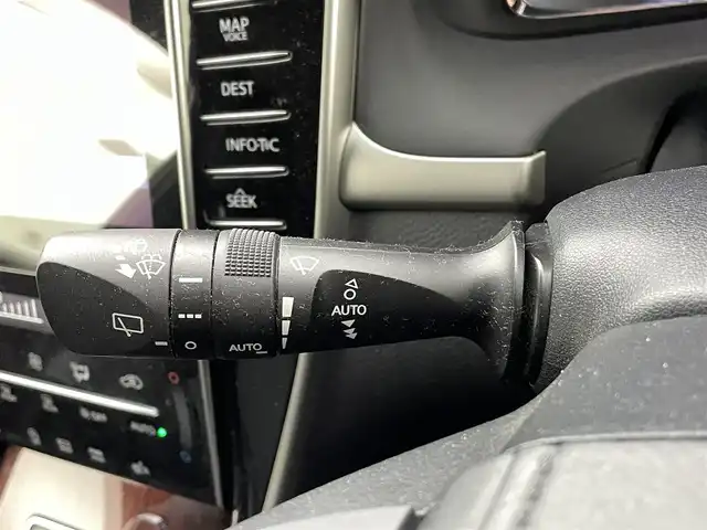 トヨタ ハリアー プレミアム アドバンスドP 熊本県 2017(平29)年 7万km ホワイトパールクリスタルシャイン 純正ナビ（ＣＤ・ＤＶＤ・フルセグ・ＢＴ・ＡＵＸ・ＵＳＢ）/全周囲カメラ　/前後ドライブレコーダー　/ビルトインＥＴＣ　/前後クリアランスソナー　/レーダークルーズコントロール/モデリスタエアロ（F・S）/ＪＢＬサウンド　/パワーバックドア/前席シートヒーター/前席パワーシート/レーンデェパーチャアラート/先行車発進お知らせ/横滑り防止/アイドリングストップ/社外フロアマット/純正１８インチAW/オートライト/オートマチックハイビーム/LEDヘッドライト/フォグライト/スマートキー/プッシュスタート/スペアキー1本