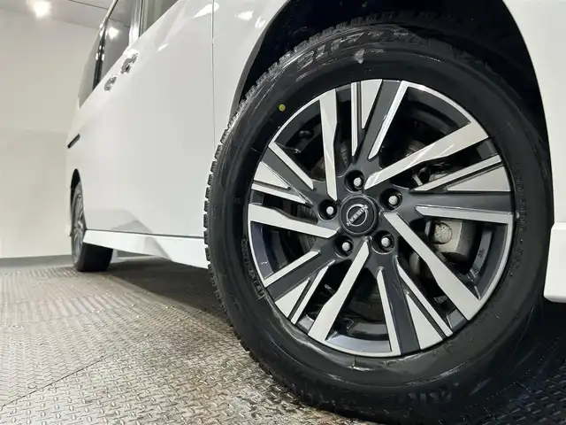 日産 セレナ e－パワー ハイウェイスター V 愛知県 2023(令5)年 2.8万km プリズムホワイト 純正１２．３インチ日産コネクトナビ　/（Bluetooth/フルセグTV/USB/CarPlay)/プロパイロット　/衝突軽減ブレーキ　/アラウンドビューモニター　/ハンズフリー両側パワースライドドア　/ビルトインＥＴＣ２．０　/デジタルインナーミラー　/ワイヤレス充電/ＨＤＭＩ　/ＬＥＤヘッドライト/LEDフォグランプ/USB接続/ソナー