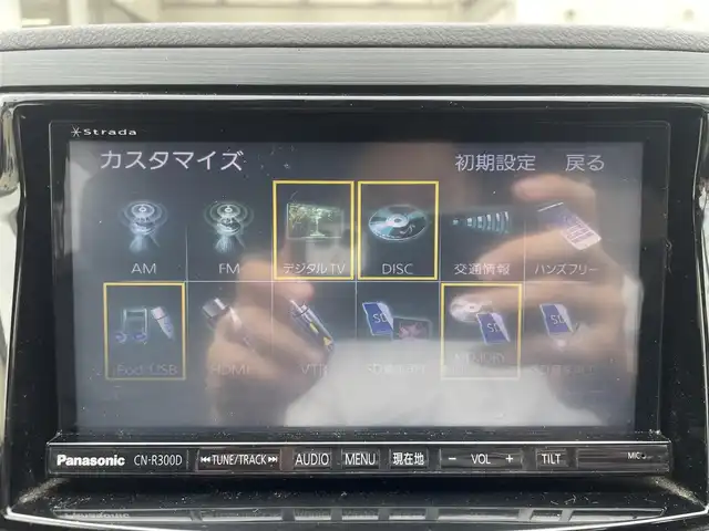 スバル レガシィ ツーリングワゴン 2．5i Bスポーツ アイサイトG 埼玉県 2013(平25)年 12.6万km アイスシルバーメタリック ・４WD/・アイサイト/・パナソニックナビTV/・DVD　CD/・バックカメラ/・ビルトインETC/・クルーズコントロール/・パドルシフト/・電子パーキング/・スマートキー×２/・プッシュスタート/・SI-DRIVE/・アイドリングストップ/・ヒルアシスト/・皮調シートカバー/・パワーシート/・ルーフキャリア/・純正17インチアルミ/・オートライト/・HIDヘットライト/・フォグライト/・保証書/・取説