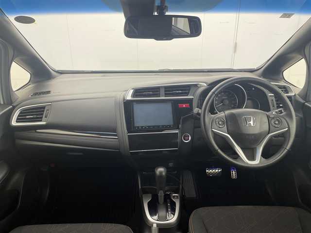 ホンダ フィット RS 茨城県 2013(平25)年 1.6万km プレミアムホワイトパール 純正8型ナビ/バックカメラ/フルセグ/あんしんパッケージ/シティブレーキアクティブシステム/クルーズコントロール/ETC/純正15インチAW/LEDヘッドライト/スマートキー