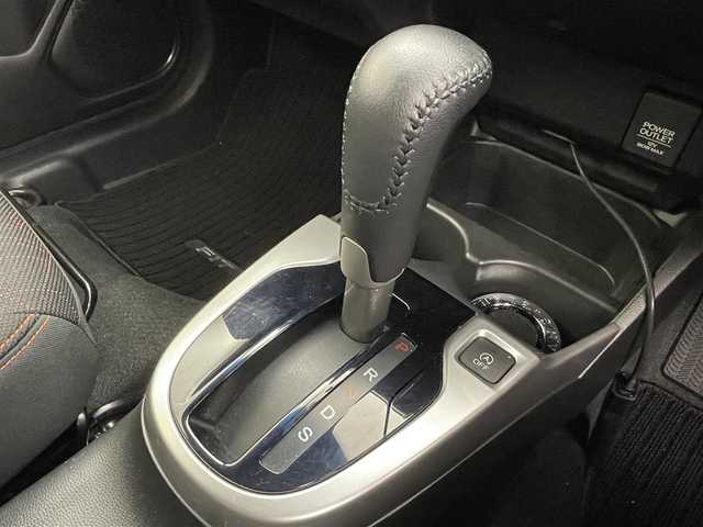 ホンダ フィット RS 茨城県 2013(平25)年 1.6万km プレミアムホワイトパール 純正8型ナビ/バックカメラ/フルセグ/あんしんパッケージ/シティブレーキアクティブシステム/クルーズコントロール/ETC/純正15インチAW/LEDヘッドライト/スマートキー