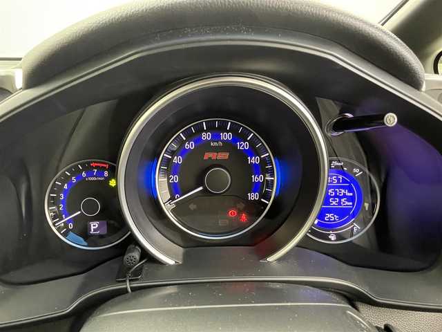 ホンダ フィット RS 茨城県 2013(平25)年 1.6万km プレミアムホワイトパール 純正8型ナビ/バックカメラ/フルセグ/あんしんパッケージ/シティブレーキアクティブシステム/クルーズコントロール/ETC/純正15インチAW/LEDヘッドライト/スマートキー