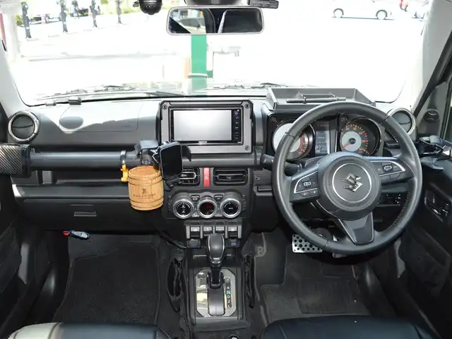スズキ ジムニー XC 栃木県 2019(平31)年 4.9万km ブルーイッシュブラックパール3 ワンオーナー/SUZUKI　Safety　Support/[車線逸脱警報機能/衝突被害軽減ブレーキ]/４WD/社外マフラー/carrozzeriaツイータースピーカー/社外ナビ/[フルセグ/AM/FM/CD/DVD/BT]/クルーズコントロール/ダウンヒルアシスト/前席シートヒーター/ETC/前、室内ドラレコ/LEDヘッドライト/LEDフォグランプ/オートライト/背面タイヤ/社外ドリンクホルダー/レザー調シートカバー/スマートスペアキー×１/取扱い説明書/新車保証書