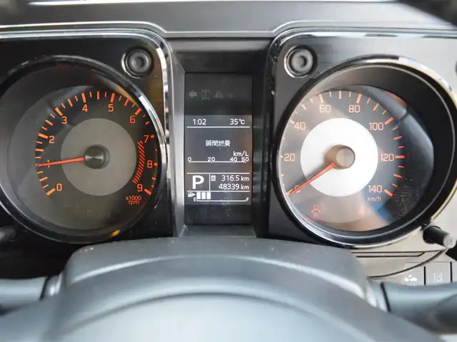 スズキ ジムニー XC 栃木県 2019(平31)年 4.9万km ブルーイッシュブラックパール3 ワンオーナー/SUZUKI　Safety　Support/[車線逸脱警報機能/衝突被害軽減ブレーキ]/４WD/社外マフラー/carrozzeriaツイータースピーカー/社外ナビ/[フルセグ/AM/FM/CD/DVD/BT]/クルーズコントロール/ダウンヒルアシスト/前席シートヒーター/ETC/前、室内ドラレコ/LEDヘッドライト/LEDフォグランプ/オートライト/背面タイヤ/社外ドリンクホルダー/レザー調シートカバー/スマートスペアキー×１/取扱い説明書/新車保証書
