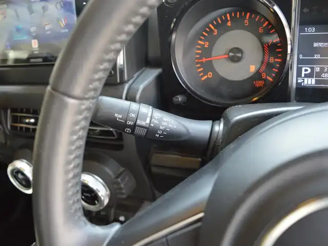 スズキ ジムニー XC 栃木県 2019(平31)年 4.9万km ブルーイッシュブラックパール3 ワンオーナー/SUZUKI　Safety　Support/[車線逸脱警報機能/衝突被害軽減ブレーキ]/４WD/社外マフラー/carrozzeriaツイータースピーカー/社外ナビ/[フルセグ/AM/FM/CD/DVD/BT]/クルーズコントロール/ダウンヒルアシスト/前席シートヒーター/ETC/前、室内ドラレコ/LEDヘッドライト/LEDフォグランプ/オートライト/背面タイヤ/社外ドリンクホルダー/レザー調シートカバー/スマートスペアキー×１/取扱い説明書/新車保証書
