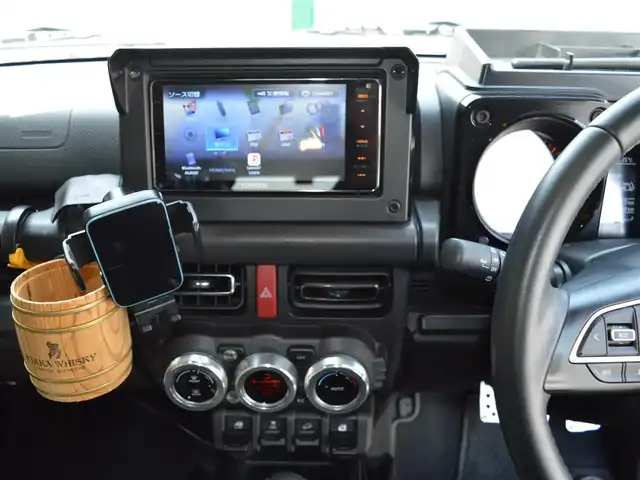 スズキ ジムニー XC 栃木県 2019(平31)年 4.9万km ブルーイッシュブラックパール3 ワンオーナー/SUZUKI　Safety　Support/[車線逸脱警報機能/衝突被害軽減ブレーキ]/４WD/社外マフラー/carrozzeriaツイータースピーカー/社外ナビ/[フルセグ/AM/FM/CD/DVD/BT]/クルーズコントロール/ダウンヒルアシスト/前席シートヒーター/ETC/前、室内ドラレコ/LEDヘッドライト/LEDフォグランプ/オートライト/背面タイヤ/社外ドリンクホルダー/レザー調シートカバー/スマートスペアキー×１/取扱い説明書/新車保証書
