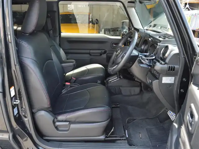 スズキ ジムニー XC 栃木県 2019(平31)年 4.9万km ブルーイッシュブラックパール3 ワンオーナー/SUZUKI　Safety　Support/[車線逸脱警報機能/衝突被害軽減ブレーキ]/４WD/社外マフラー/carrozzeriaツイータースピーカー/社外ナビ/[フルセグ/AM/FM/CD/DVD/BT]/クルーズコントロール/ダウンヒルアシスト/前席シートヒーター/ETC/前、室内ドラレコ/LEDヘッドライト/LEDフォグランプ/オートライト/背面タイヤ/社外ドリンクホルダー/レザー調シートカバー/スマートスペアキー×１/取扱い説明書/新車保証書
