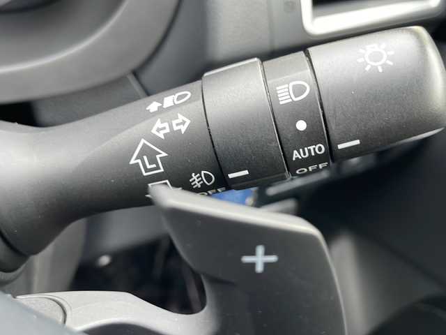 スバル インプレッサ スポーツ HV 2．0i-S アイサイト 道東・釧路十勝 2016(平28)年 3.8万km クリスタルホワイトP 【返品車両登録　処理まで落札不可車両】/・4WD /アイサイト/・プリクラッシュブレーキ/・アクティブレーンキープ/・レーダークルーズコントロール/・純正メモリナビ/（CD/DVD/USB/BT/フルセグTV）/・バックカメラ/・オートライト/LEDフォグランプ/・純正17インチアルミホイール/・前席パワーシート/・パドルシフト/・プッシュスタート/スマートキー/・ETC/・横滑り防止装置/盗難防止装置