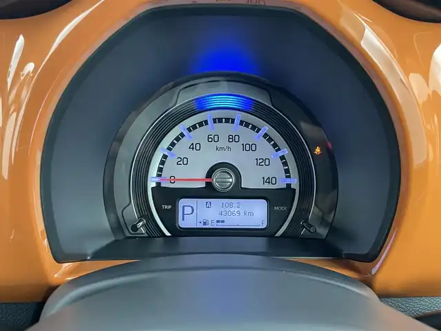 スズキ ハスラー G 大分県 2015(平27)年 4.3万km パッションオレンジマイカ/スペリアホワイト 社外メモリナビ（MDV-D403）/ワンセグTV/CD/DVD/Bluetooth/運転席シートヒーター/ETC/スマートキー/キセノン/衝突軽減ブレーキ/Wエアバッグ/ABS/横滑り防止装置/ドライブレコーダー/アイドリングSTOP/オートライト/プライバシーガラス/ドアバイザー/新車時保証書/取扱説明書