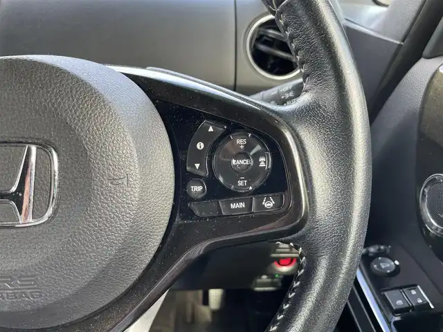 ホンダ Ｎ ＢＯＸ カスタム G L ターボ ホンダセンシング 滋賀県 2019(平31)年 6.1万km プラチナホワイトパール 社外7インチナビ/【Bluetooth/CD/DVD/フルセグTV】/ホンダセンシング/・衝突軽減ブレーキ〈CMBS〉/・誤発進抑制機能/・後方誤発進抑制機能/・歩行者事故低減ステアリング/・路外逸脱抑制機能/・アダプティブクルーズコントロール/・LKAS〈車線維持支援システム〉/・オートハイビーム/・先行車発進お知らせ機能/・標識認識機能/両側パワースライドドア/LEDヘッドライト/ビルトインETC/前方ドライブレコーダー/プッシュスタート/スマートキー/ステアリングリモコン