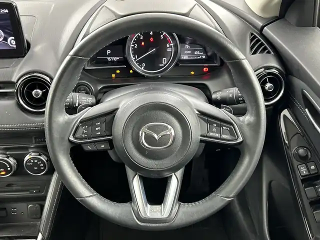 マツダ デミオ XD ツーリング 愛知県 2019(令1)年 7.6万km ジェットブラックマイカ 禁煙車/ディーゼル/ターボ/純正7インチナビ/(CD/DVD/Bluetooth/フルセグTV)/全方位カメラ/i-ACTIVESENSE/・衝突軽減ブレーキ/・レーンキープアシスト/・ブラインドスポットモニター/・オートハイビーム/・リアクロストラフィックアラート/ヘッドアップディスプレイ/クルーズコントロール/ETC/シートヒーター/パドルシフト/純正16インチアルミホイール/スマートキー/スペアキー1本/プッシュスタート/LEDヘッドライト/フロントフォグランプ/横滑り防止機能/オートエアコン