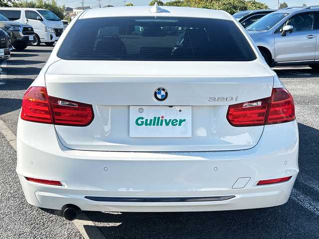 ＢＭＷ ３２０ｉ スポーツ 千葉県 2012(平24)年 7.6万km アルピンホワイトⅢ メーカーナビ　バックカメラ　黒革シート　電動シート　シートヒーター　ミラーETC　ドラレコ　スマートキー　プッシュスタート　HID　オートライト　バックセンサー　１７インチAW　横滑り防止