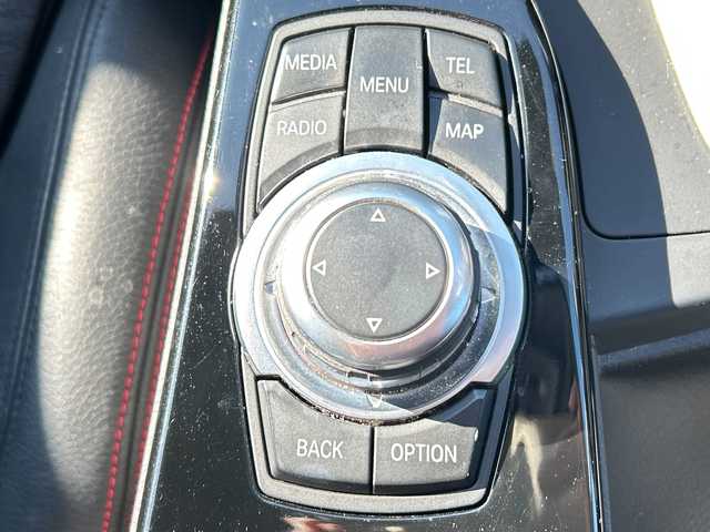 ＢＭＷ ３２０ｉ スポーツ 千葉県 2012(平24)年 7.6万km アルピンホワイトⅢ メーカーナビ　バックカメラ　黒革シート　電動シート　シートヒーター　ミラーETC　ドラレコ　スマートキー　プッシュスタート　HID　オートライト　バックセンサー　１７インチAW　横滑り防止