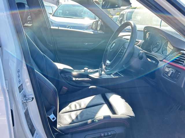 ＢＭＷ ３２０ｉ スポーツ 千葉県 2012(平24)年 7.6万km アルピンホワイトⅢ メーカーナビ　バックカメラ　黒革シート　電動シート　シートヒーター　ミラーETC　ドラレコ　スマートキー　プッシュスタート　HID　オートライト　バックセンサー　１７インチAW　横滑り防止