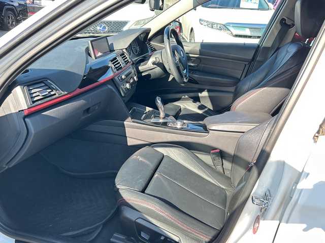 ＢＭＷ ３２０ｉ スポーツ 千葉県 2012(平24)年 7.6万km アルピンホワイトⅢ メーカーナビ　バックカメラ　黒革シート　電動シート　シートヒーター　ミラーETC　ドラレコ　スマートキー　プッシュスタート　HID　オートライト　バックセンサー　１７インチAW　横滑り防止