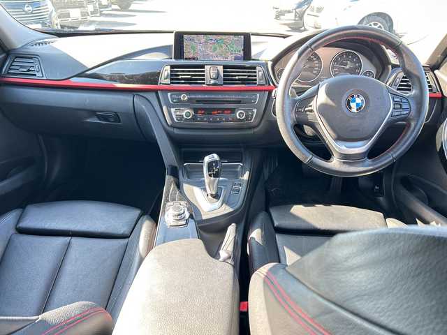 ＢＭＷ ３２０ｉ スポーツ 千葉県 2012(平24)年 7.6万km アルピンホワイトⅢ メーカーナビ　バックカメラ　黒革シート　電動シート　シートヒーター　ミラーETC　ドラレコ　スマートキー　プッシュスタート　HID　オートライト　バックセンサー　１７インチAW　横滑り防止