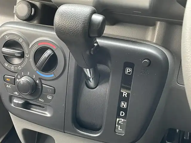 スズキ エブリイ PC リミテッド 滋賀県 2020(令2)年 0.6万km スペリアホワイト 社外7インチナビ/【Bluetooth/CD/DVD/フルセグTV】/リアソナー/レーンキープアシスト/衝突軽減ブレーキ/オートマチックハイビーム/前後ドライブレコーダー/ETC/純正フロアマット/ドアバイザー/リモコンキー