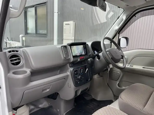 スズキ エブリイ PC リミテッド 滋賀県 2020(令2)年 0.6万km スペリアホワイト 社外7インチナビ/【Bluetooth/CD/DVD/フルセグTV】/リアソナー/レーンキープアシスト/衝突軽減ブレーキ/オートマチックハイビーム/前後ドライブレコーダー/ETC/純正フロアマット/ドアバイザー/リモコンキー