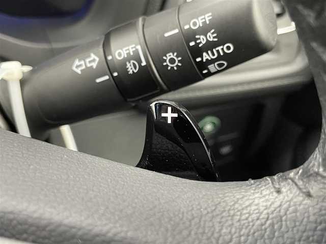 ホンダ ヴェゼル ハイブリッド Z 埼玉県 2014(平26)年 5.7万km ティンテッドシルバーM アクティブシティブレーキシステム/革シート/前席シートヒーター/純正メモリナビ・フルセグTV/　CD/DVD/SD/USB/Bluetooth/バックカメラ/クルーズコントロール/パドルシフト/LEDヘッドライト/プッシュスタート/スマートキー/ビルトインETC
